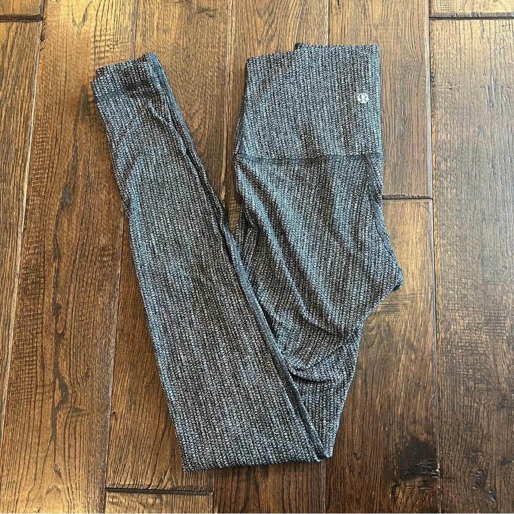 Lululemon Wunder under grey